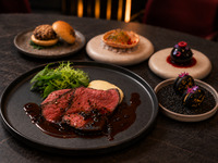 【DINNER】プレミアム年末年始コース ｜ フォアグラや和牛ローストビーフなど豪華食材が彩るディナーコース 全7品〈12/27~1/3〉