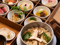 平日＆季節限定！松茸釜めしの箱庭ランチ『9種の箱庭膳 ～季節の旬菜旬魚～ ＆自家製寄せ豆富と松茸と湯葉の釜めし』 平日限定3,300円(税抜)