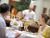 <Dinner> Christmas Buffet / Child (5–12 years) | 6,500 yen