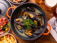 【樽生ビール1杯付き】クラフトビールランチコース　選べるメイン・デザート…3800yen 2名様～