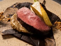 【10周年記念】みかわビーフや雲丹などを堪能する特別ディナー＋乾杯酒含む3種ペアリング付き