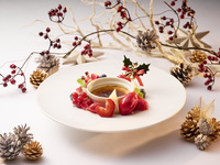 【アーリークリスマスディナー ～Bonheur（ボヌール）～】牛フィレとフォアグラのメイン（スパークリングワイン付）（12/18～23）