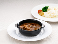 【Lunch Set】Domestic beef curry, steamed rice