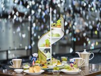 Applications accepted until 10/6 [Weekdays/Early-bird WEB 24% OFF] Conrad Autumn Bear “Shine Muscat & Vanilla” Afternoon Tea