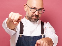 【Solo il 26 novembre!! Evento di arrivo del Gran Chef in Giappone】 Cena speciale con 6 portate + abbinamento con i vini della cantina n.1 + esibizione musicale dal vivo speciale