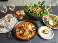 〈Lunchr〉一週年紀念套餐（共8道菜）＋無限暢飲（時長2小時）※11月1日起提供