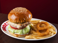 CHICKEN BURGER