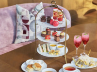 【CAFE｜平日】苺と紅茶のアフタヌーンティー（11/25～）