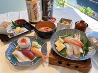 Nov 1 onwards: [~Winter Delicacies~ Blowfish & Crab Lunch] ‘Hokkaido blowfish and king crab in golden broth hot pot’, ‘Tempura of blowfish and famous Shundere radish’ & ‘Sushi bowl with crab and salmon roe plus 3 pieces of Edomae sushi’. Special weekday price: 2,980 yen