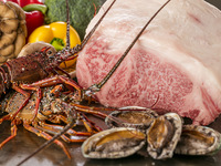 "With half a bottle of champagne & Premium A5 Kobe Course" ※1 bottle for 2 to 3 people, plenty of luxurious ingredients including untan, abalone, crab, Ise shrimp, and Kobe beef sirloin