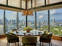 [Lunch – Private room guaranteed, includes glass of champagne] Tapas + 5-course meal for 6–8 guests
