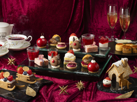 【3-hour relaxed experience】 【Hexenhaus (Candy House) set & Strawberry Santa included】 Velvet Rose Noël Afternoon Tea with sparkling wine or cocktail ★ Christmas Eve (24th & 25th / reservations at 5:30 PM) 【Live jazz performances on weekend evenings】