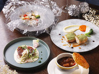 [December, January, February] Choose your main dish + Buffet with 3 types of alcoholic drinks (unlimited time)