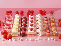 <Adult rate for Window-side Table Reservation WEEKDAYS> Sandwich & Dessert Buffet: Strawberry