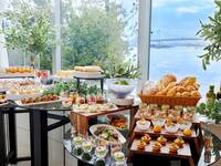 [Appetizer & Dessert Buffet] Choose your main course and enjoy an elegant lunch