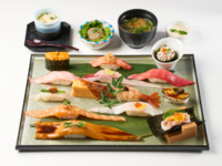 ◆Seasonal chef’s choice nigiri (¥4,400 including tax)