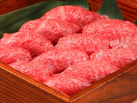 November 1st – Special Year-End [Nikuzushi Course]: We’re offering new items including “Nikuzushi with up to 4 pieces per order”, “Brioche cutlet sandwich with carefully selected pork tenderloin”, and “white frozen cold noodles”! Additionally, we serve carefully selected grilled dishes accompanied by specially prepared condiments.